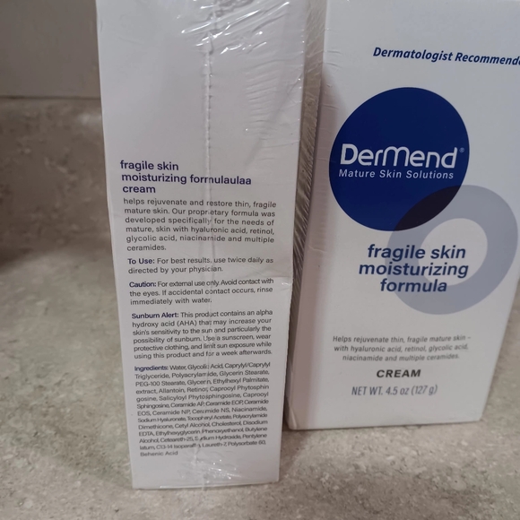 DerMend Fragile Skin Moisturizing Formula Cream SEALED! (2PK) - Picture 2 of 5